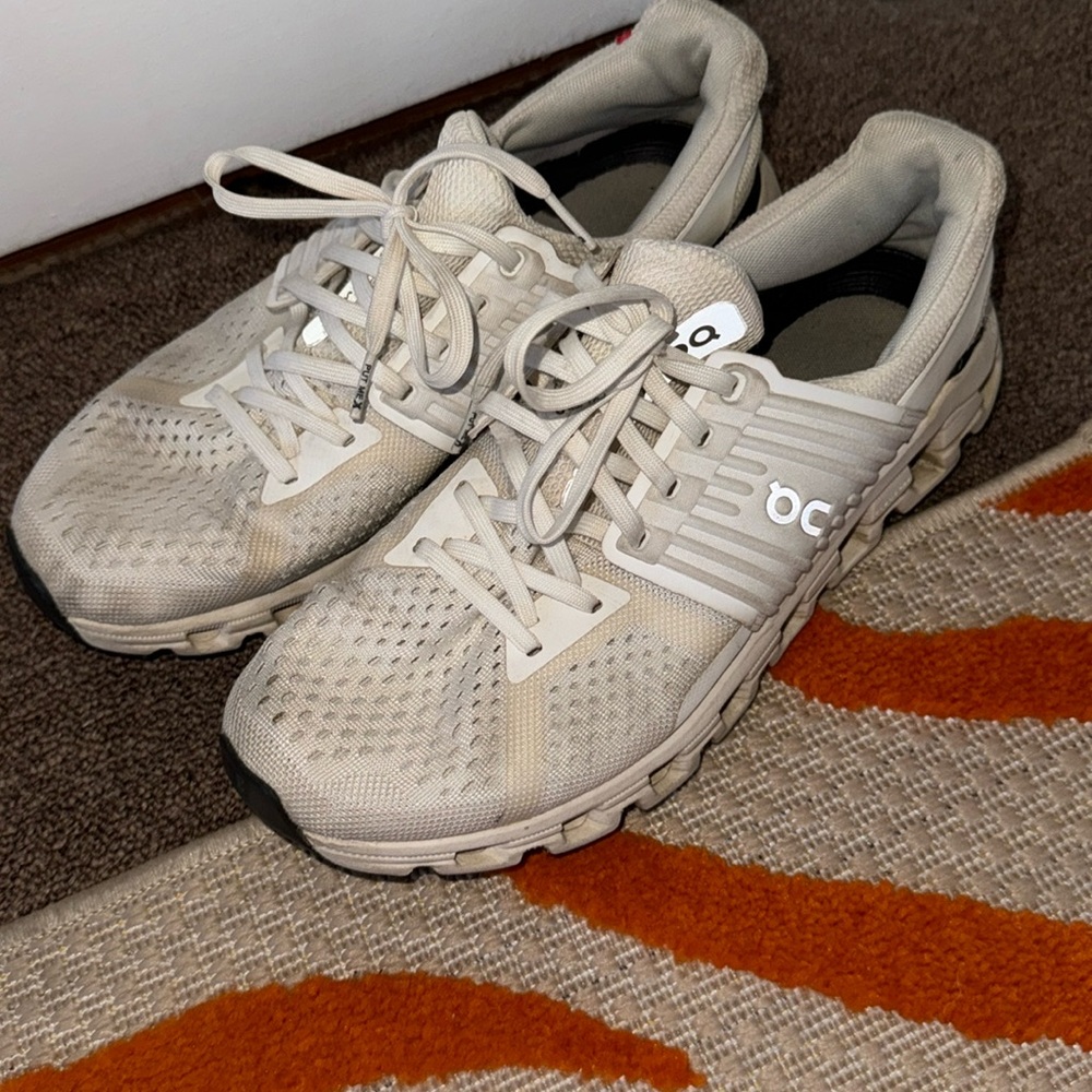 White on clouds size 9